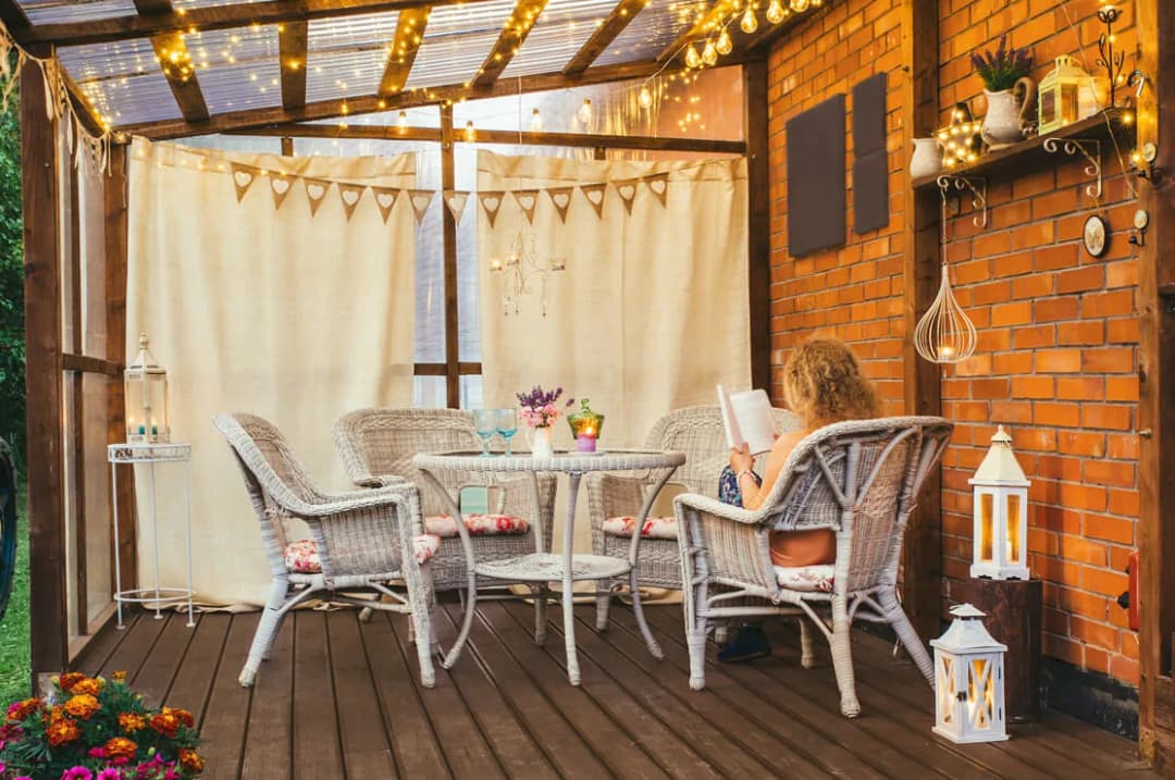 Jak powiesić zasłony na tarasie i uniknąć błędów w montażu