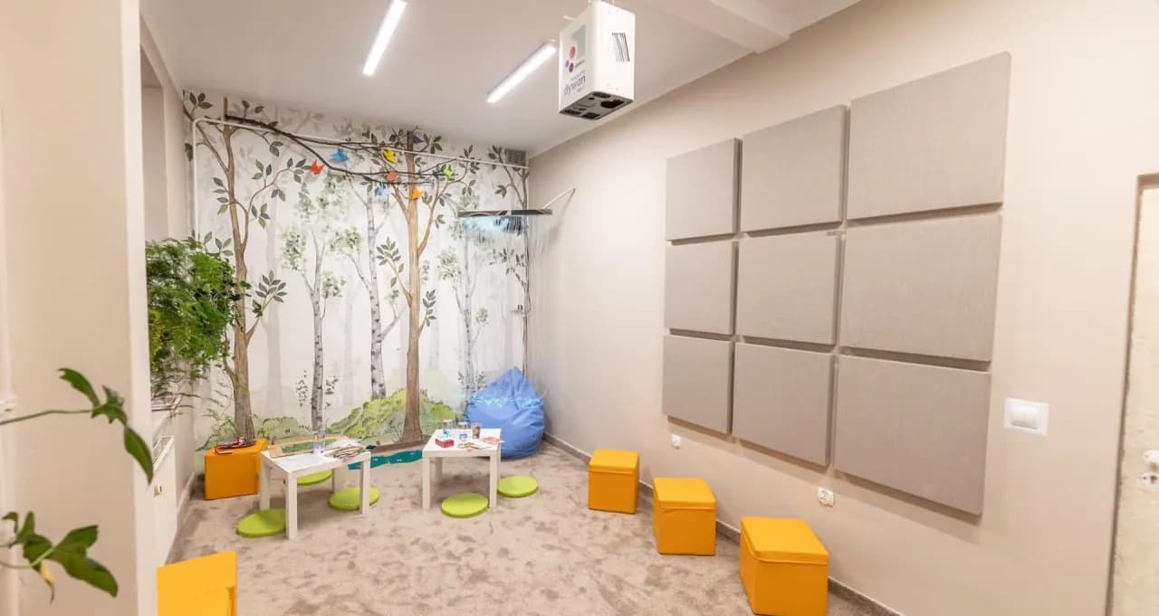 Jak rozmieścić panele akustyczne, by uniknąć złej akustyki w pomieszczeniu