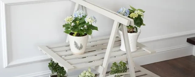 Jak zrobić samemu kwietnik stojący – łatwe kroki do własnej dekoracji