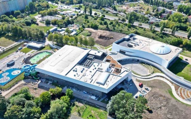 Ile kosztuje budowa aquaparku? Kluczowe czynniki wpływające na cenę