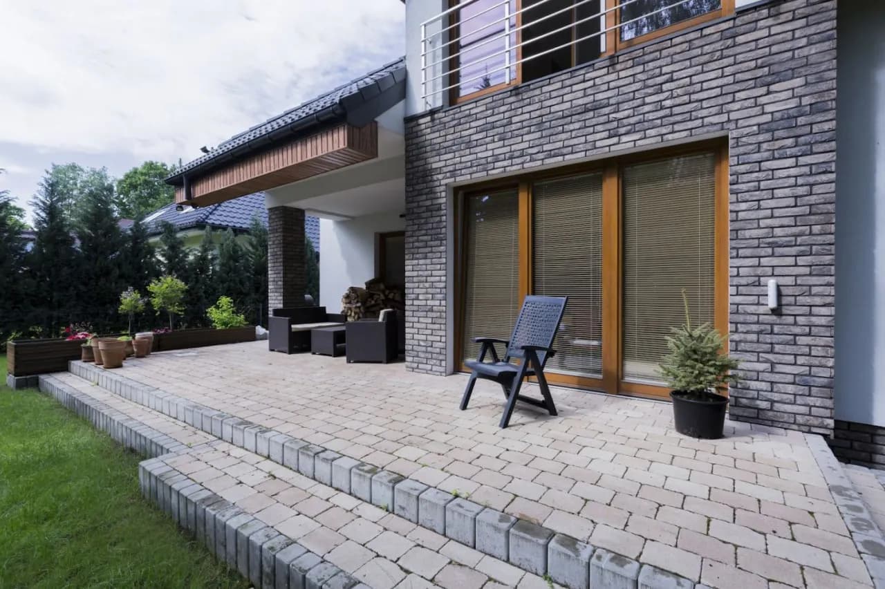 Jak położyć kostkę brukową na tarasie - kompleksowe porady krok po kroku